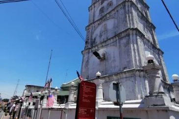 Jonker Street Area Pre War Heritage Shop House For Sale