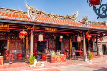 Jonker Street Area Pre War Heritage Shop House For Sale