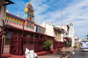 Jonker Street Area Pre War Heritage Shop House For Sale