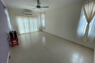 Double storey bungalow at Melaka Perdana For Sale.