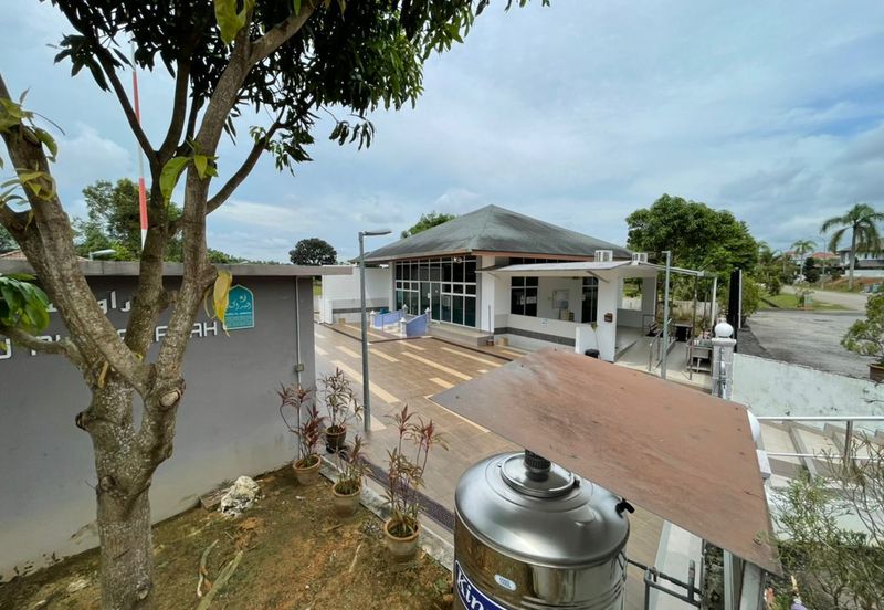 Double storey bungalow at Melaka Perdana For Sale.
