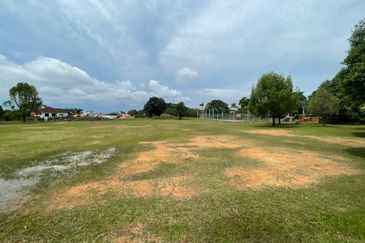 Double storey bungalow at Melaka Perdana For Sale.