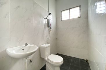 Bukit Baru Freehold Double Storey Terrace Corner Lot For Sale. 