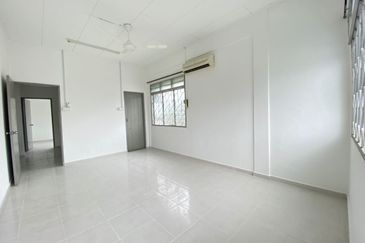Bukit Baru Freehold Double Storey Terrace Corner Lot For Sale. 