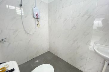 Bukit Baru Freehold Double Storey Terrace Corner Lot For Sale. 