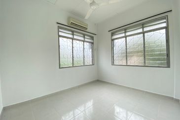 Bukit Baru Freehold Double Storey Terrace Corner Lot For Sale. 
