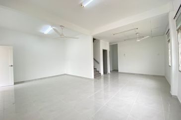 Bukit Baru Freehold Double Storey Terrace Corner Lot For Sale. 