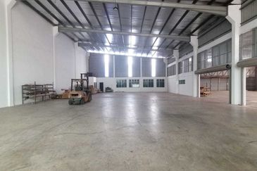 Tanjung Minyak Utama Corner Factory For Sale!
