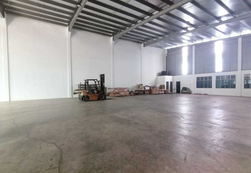 Tanjung Minyak Utama Corner Factory For Sale!