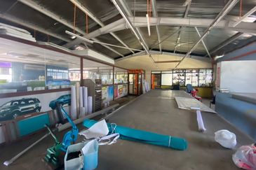 Malim Factory and Warehouse with Office Room For Sale