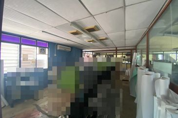 Malim Factory and Warehouse with Office Room For Sale