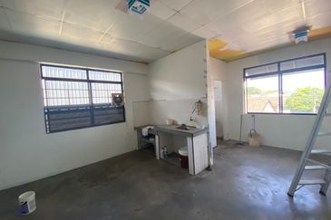 Malim Factory and Warehouse with Office Room For Sale