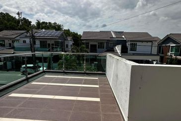 2.5 Storey semi-s in Puncak Bertam for sale