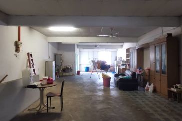 Cheng 99 Speed Mart same row Freehold 2 Storey Shop For Sale (HOT AREA)- Bumi Lot