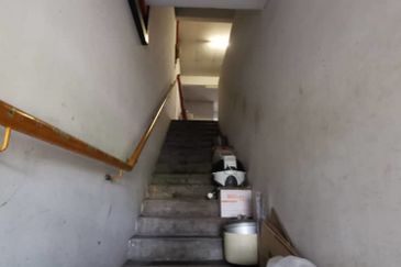 Cheng 99 Speed Mart same row Freehold 2 Storey Shop For Sale (HOT AREA)- Bumi Lot