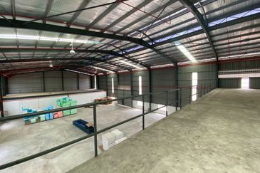 Ayer Keroh 1.5 Storey Bungalow Factory For Rent