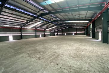 Ayer Keroh 1.5 Storey Bungalow Factory For Rent