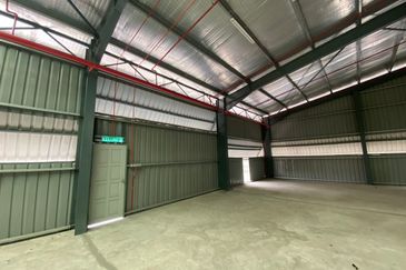 Ayer Keroh 1.5 Storey Bungalow Factory For Rent