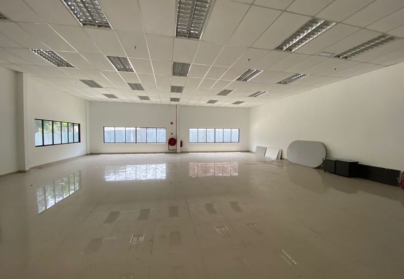 Ayer Keroh 1.5 Storey Bungalow Factory For Rent