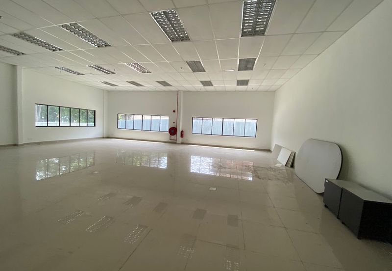 Ayer Keroh 1.5 Storey Bungalow Factory For Rent