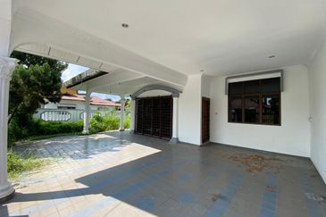 Bandar Hilir Double Storey Semi-D For Sale