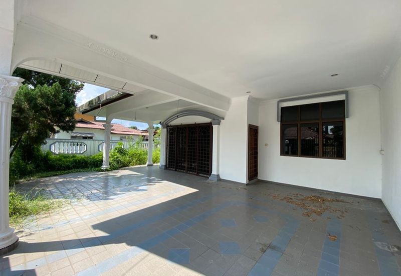 Bandar Hilir Double Storey Semi-D For Sale
