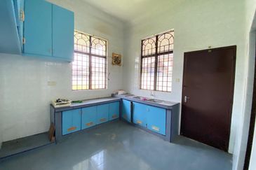 Bandar Hilir Double Storey Semi-D For Sale