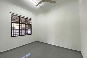 Bandar Hilir Double Storey Semi-D For Sale