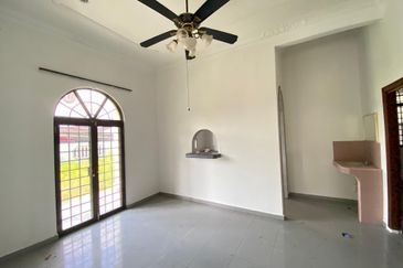 Bandar Hilir Double Storey Semi-D For Sale