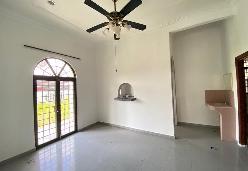 Bandar Hilir Double Storey Semi-D For Sale