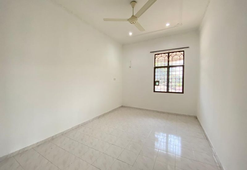 Bandar Hilir Double Storey Semi-D For Sale