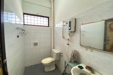 Bandar Hilir Double Storey Semi-D For Sale