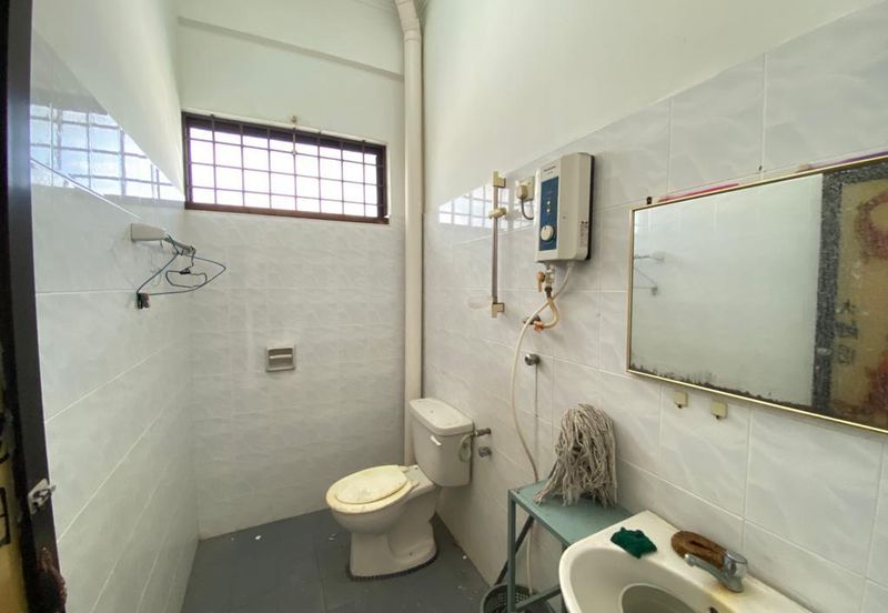 Bandar Hilir Double Storey Semi-D For Sale