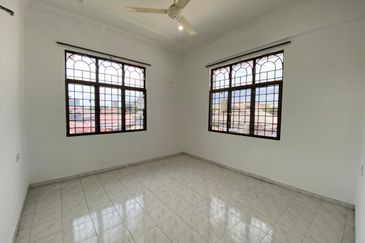 Bandar Hilir Double Storey Semi-D For Sale
