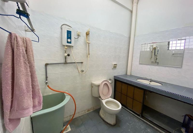 Bandar Hilir Double Storey Semi-D For Sale