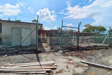 Merlimau Factory with Huge Land For Rent