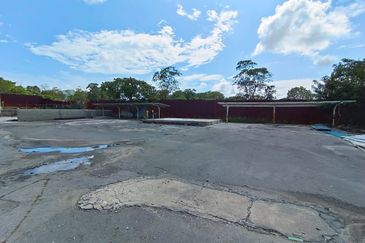 Merlimau Factory with Huge Land For Rent