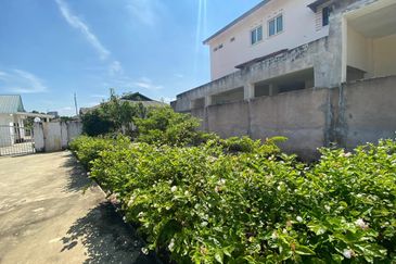 Ujong Pasir Freehold Main Road facing land for sale
