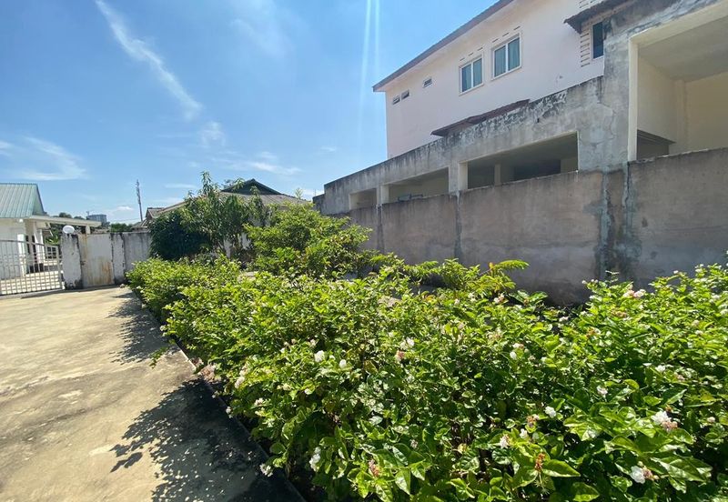 Ujong Pasir Freehold Main Road facing land for sale