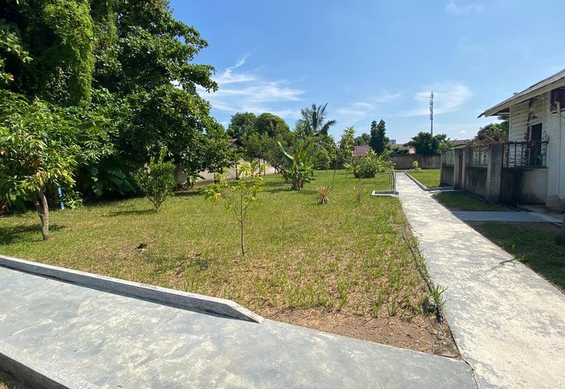 Ujong Pasir Freehold Main Road facing land for sale