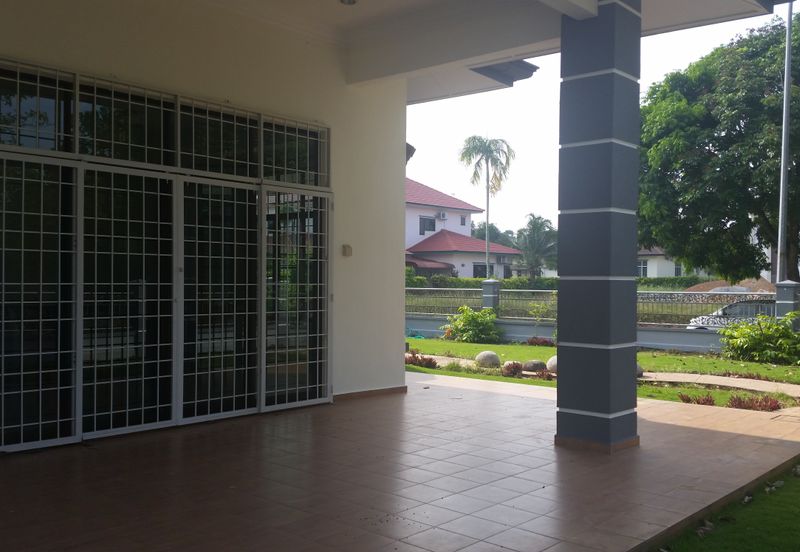 Single Store Corner Bungalow House @ Melaka Perdana Resort Homes