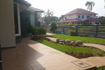 Single Store Corner Bungalow House @ Melaka Perdana Resort Homes