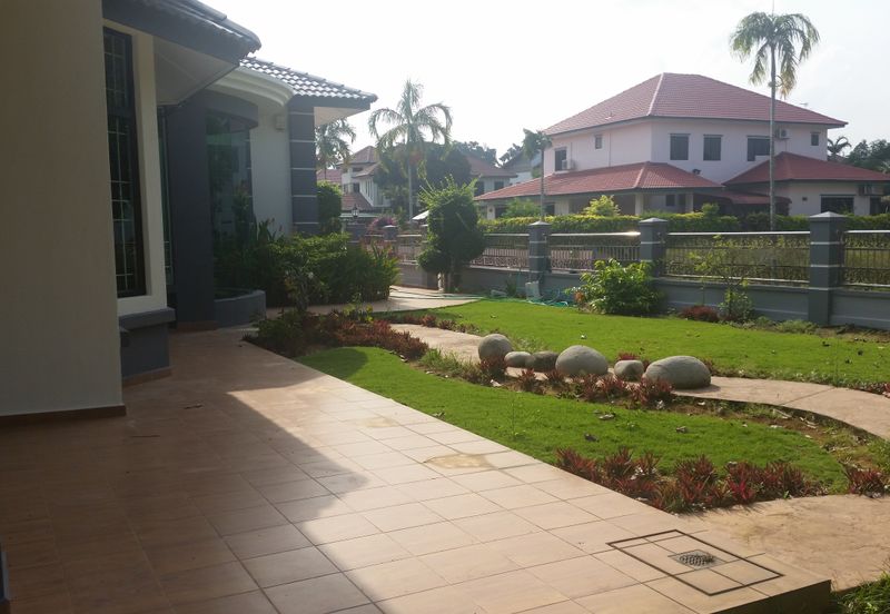 Single Store Corner Bungalow House @ Melaka Perdana Resort Homes