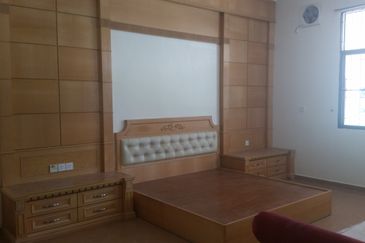 Single Store Corner Bungalow House @ Melaka Perdana Resort Homes