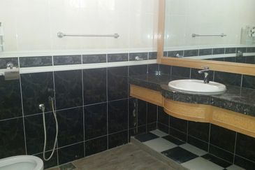 Single Store Corner Bungalow House @ Melaka Perdana Resort Homes