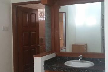 Single Store Corner Bungalow House @ Melaka Perdana Resort Homes