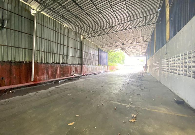 For Sale 3 Storey Terrace Shop Intermediate @ Melaka Raya Center