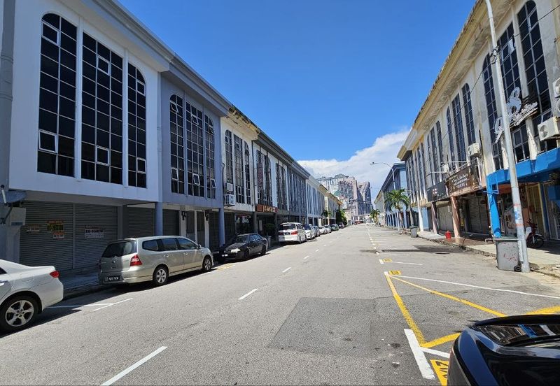 For Sale 3 Storey Terrace Shop Intermediate @ Melaka Raya Center