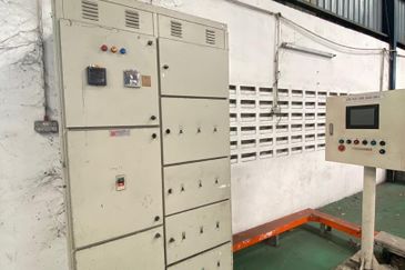 For Sale 3 Storey Terrace Shop Intermediate @ Melaka Raya Center