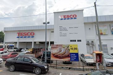 For Rent 2 Storey Corner Empty Shop @ Cheng Perdana Melaka